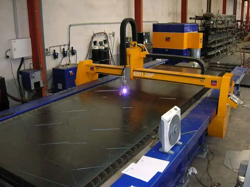 Mesa de corte por plasma Hypertherm