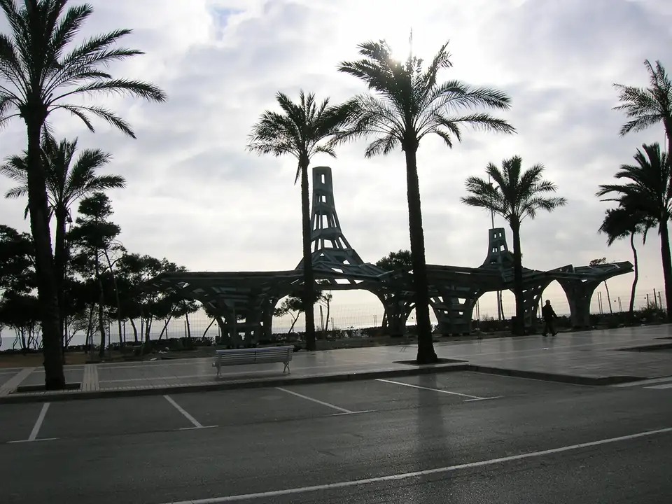 Estructura metálica del paseo marítimo de Vinaròs